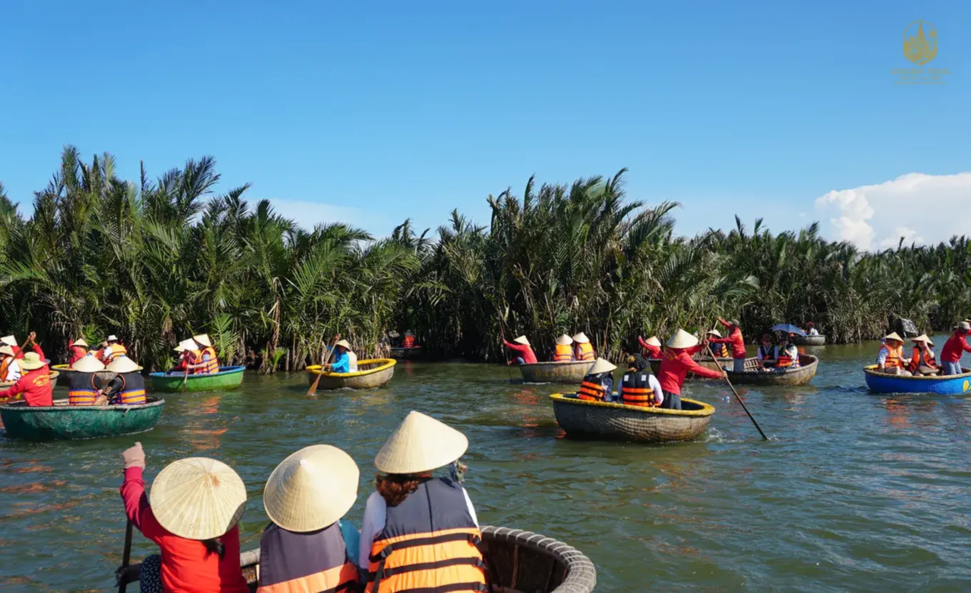 Southern & Central Vietnam Classic Tour 10 Days: Saigon, Mekong Delta, Hoi An & Imperial Hue Adventure
